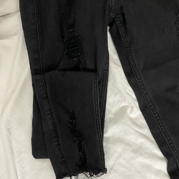 Hollister high rise crop Jean - Picture 2 of 2